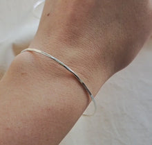 Load and play video in Gallery viewer, Slim Stacking Bangle