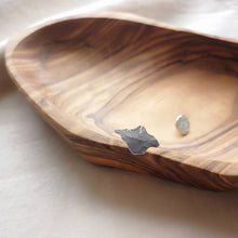 Load image into Gallery viewer, Textured recycled silver Isle of Wight pin on edge of olive wood trinket bowl