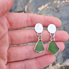 Load image into Gallery viewer, Emerald Green Sea Glass &amp; Silver Hammered Oval Drop Earrings

