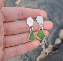 Load and play video in Gallery viewer, Emerald Green Sea Glass &amp; Silver Hammered Oval Drop Earrings
